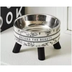 Plato de acero inoxidable con diseño y soporte elevado